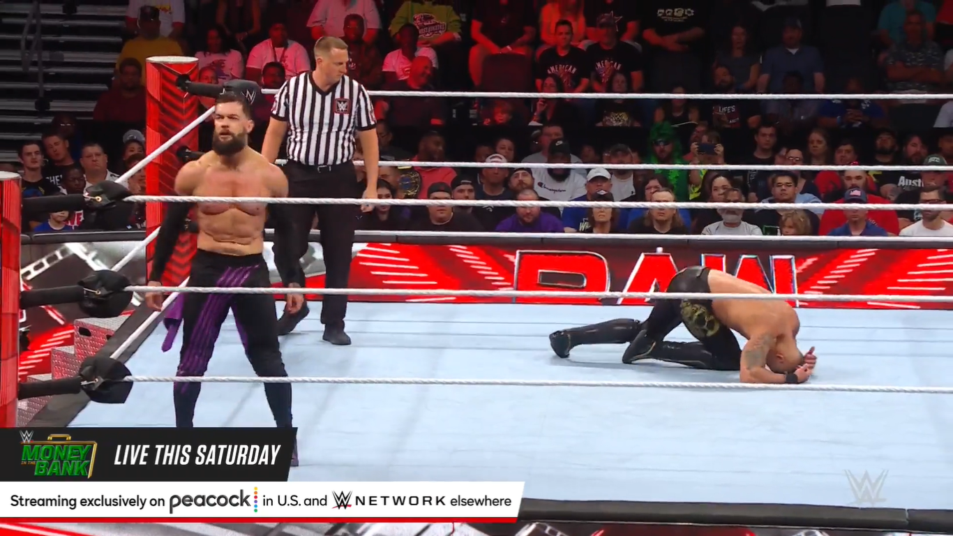 WWE Raw notes Finn Bálor def. Carmelo Hayes, Giovanni Vinci returns