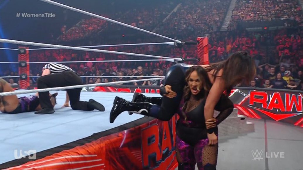 Nia Jax apparaît le 11 septembre à WWE Raw et élimine Raquel Rodriguez
