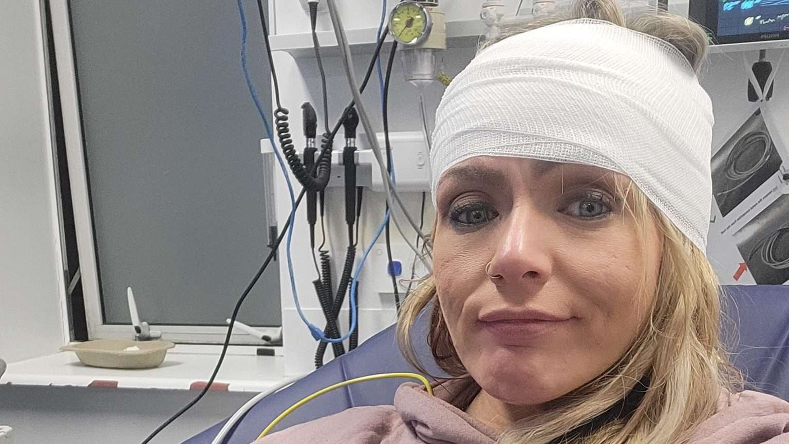 Session Moth Martina out of action after sustaining 'significant head ...