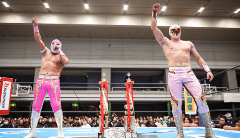 NJPW Fantasticamania Results 2/24: Místico & Máscara Dorada win tag tournament